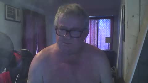 Snapshot of darwincock chatting on February 21, 10:04 pm darwincock online show from February 21, 10:04 pm