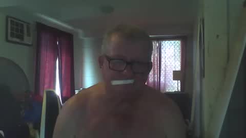 Snapshot of darwincock chatting on December 24, 6:11 am darwincock online show from December 24, 6:11 am