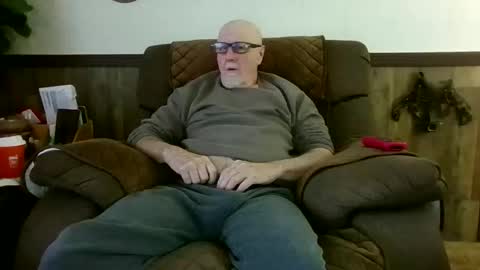 dave571960 online show from May 10, 10:43 am