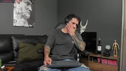 Daves online show from December 6, 1:27 pm