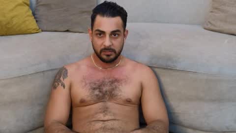 JF oliveira online show from February 18, 8:25 pm