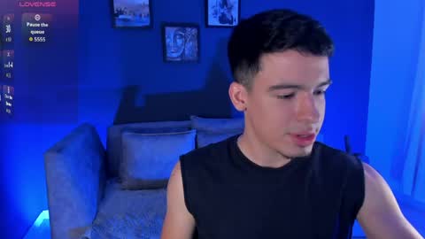 david_osoriox online show from April 17, 10:01 pm