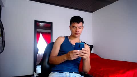 Snapshot of davidkaloc chatting on February 8, 8:21 pm David online show from February 8, 8:21 pm
