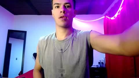 Snapshot of davidkaloc chatting on February 14, 5:41 am David online show from February 14, 5:41 am