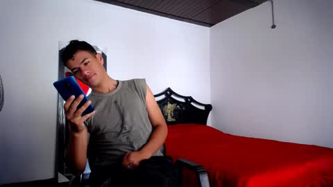 Snapshot of davidkaloc chatting on January 22, 6:52 pm David online show from January 22, 6:52 pm