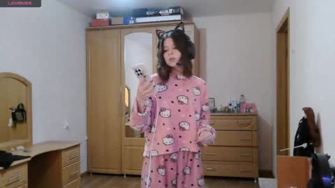 Alice online show from October 4, 7:50 am