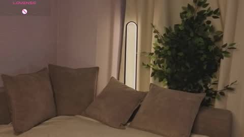 day_one_darling online show from November 1, 4:55 am