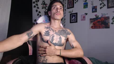 Snapshot of dazzayyy chatting on February 13, 12:57 am dazzayy online show from February 13, 12:57 am