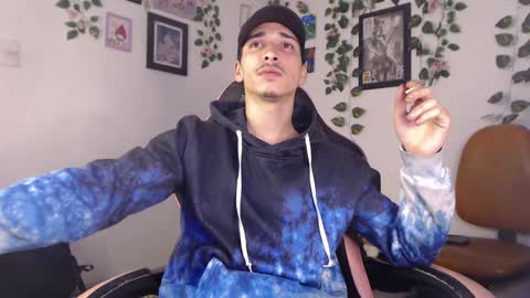 Snapshot of dazzayyy chatting on December 27, 1:00 am dazzayy online show from December 27, 1:00 am