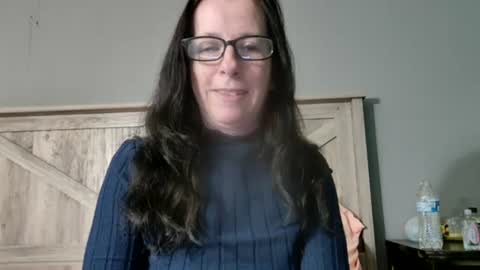 Dazzling Peach Goddess online show from March 9, 6:11 pm