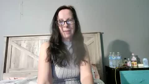 Dazzling Peach Goddess online show from March 10, 3:52 pm