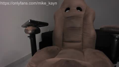 dean_col online show from October 18, 2:16 am