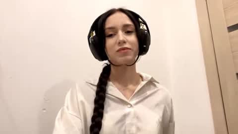 Mia online show from September 23, 3:11 am