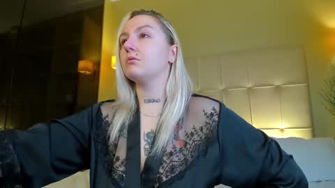 Debbie Mon Tue Fri Sun Sat GMT 3 1000am - 0400pm  online show from October 15, 5:36 pm