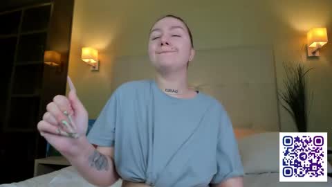 Debbie Mon Tue Fri Sun Sat GMT 3 1000am - 0400pm  online show from October 8, 5:41 pm