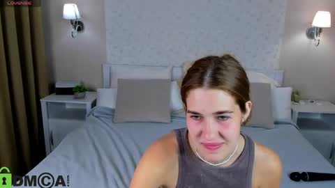 Jennifer online show from May 15, 11:23 pm