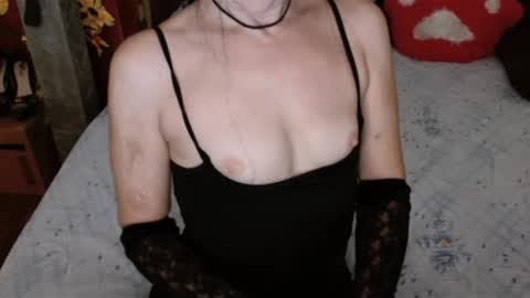 DebraMilf online show from December 8, 7:15 am