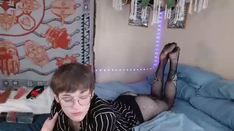 decemberholiday online show from June 26, 9:31 pm