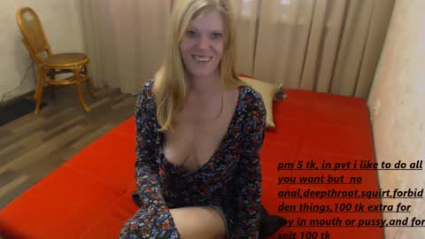 Snapshot of decentwhore chatting on January 19, 8:29 am Amy online show from January 19, 8:29 am