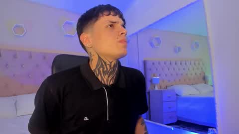 declan_fox online show from October 19, 4:50 am