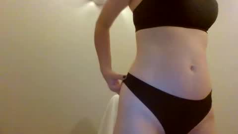 Dee Breeze online show from September 24, 12:50 am