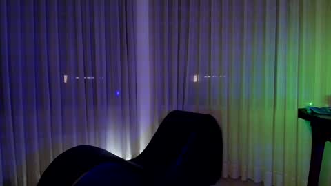 Andre  online show from December 6, 5:25 am