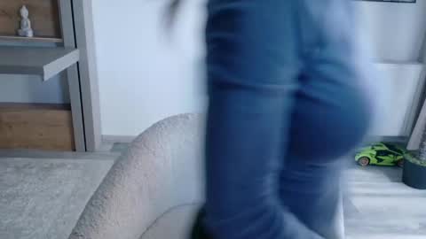 Di online show from April 10, 3:06 pm