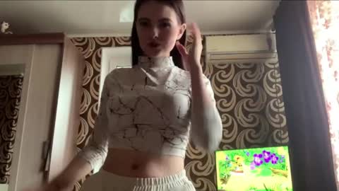 Kiki online show from April 12, 2:10 pm