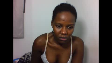 EVAH online show from April 4, 9:00 pm