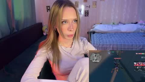Della online show from May 14, 1:53 pm
