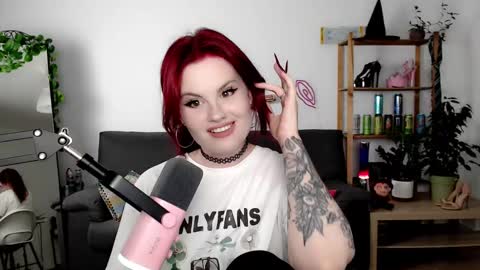 dellacrush_ online show from September 20, 4:43 pm