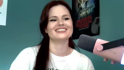 dellacrush_ online show from February 19, 1:50 pm