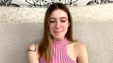 Sia online show from April 17, 1:24 pm