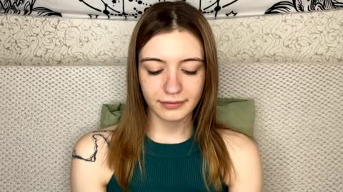 Sia online show from April 1, 1:41 pm