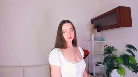 Emilia online show from March 11, 7:06 pm