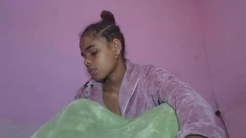 delphine online show from May 23, 3:02 am
