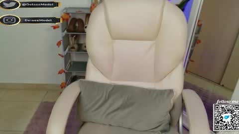  Delsee   online show from December 18, 8:04 pm