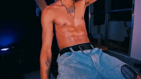 Snapshot of demonkush_ chatting on January 20, 4:32 am DemonKush online show from January 20, 4:32 am