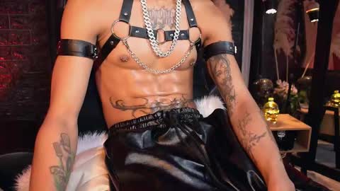 Snapshot of demonkush_ chatting on September 16, 11:34 am DemonKush online show from September 16, 11:34 am