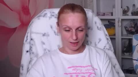 Snapshot of denhiey_here chatting on September 16, 4:32 pm denhiey online show from September 16, 4:32 pm