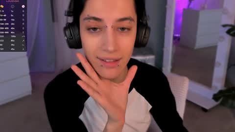 Snapshot of deniseparadise chatting on January 29, 1:38 pm Unfortunately Denise has discontinued her work but I hope you will be excited about the new cool girl Jia online show from January 29, 1:38 pm