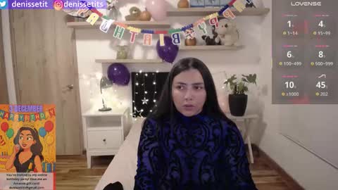    online show from December 3, 8:42 pm