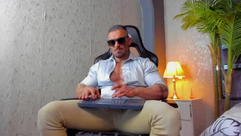 dennis_cox_ online show from February 1, 2:45 pm