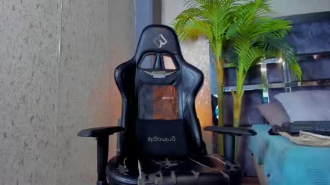 dennis_cox_ online show from February 14, 4:52 pm
