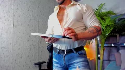 dennis_cox_ online show from February 14, 10:49 am