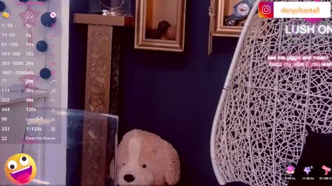 denychantall online show from December 7, 1:57 pm