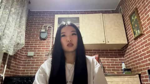 Emma online show from November 14, 2:19 pm