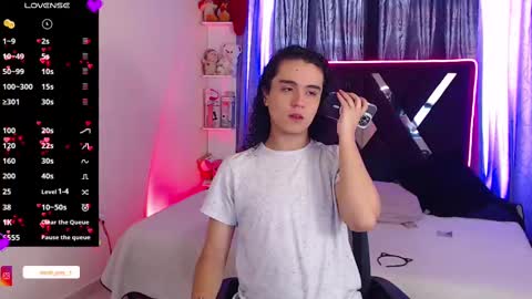 Snapshot of derek_greyy_ chatting on March 10, 4:14 pm derek grey online show from March 10, 4:14 pm