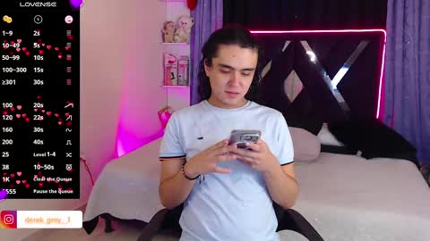 Snapshot of derek_greyy_ chatting on March 12, 12:09 am derek grey online show from March 12, 12:09 am