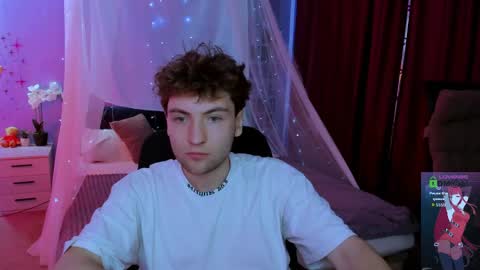 derek_hawk_ online show from March 23, 10:09 am